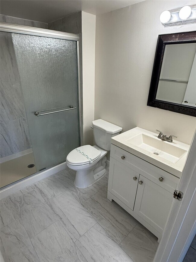 Building Photo - 8701 Wiles Rd