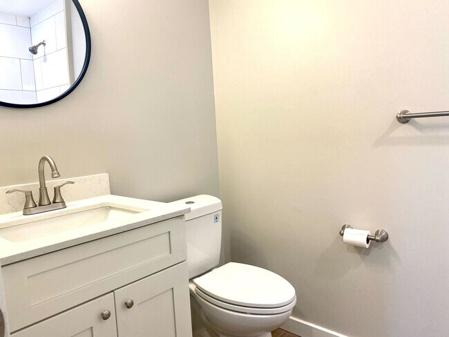 Building Photo - Ravines Apartments - Modern 1-Bedroom  Apa...