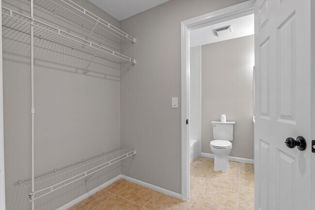 Building Photo - Lovely 1/1 condo in Winter Springs ~ Fresh...