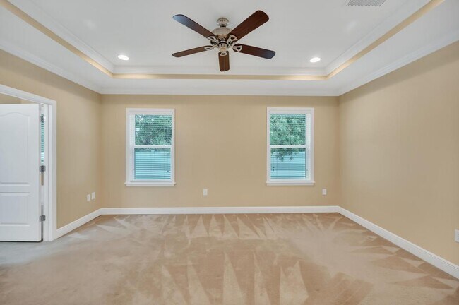Building Photo - 5335 NW Wisk Fern Cir