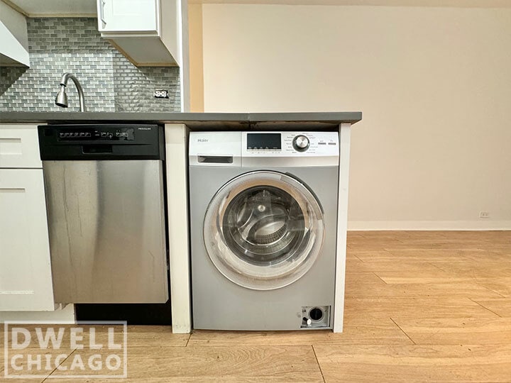 Building Photo - 501 W Belmont Ave