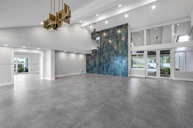 Building Photo - 1365 Bay Terrace