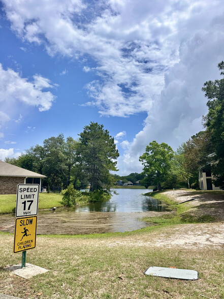 Lake front property - 109 Westlake Ct