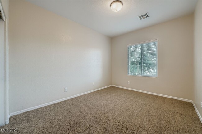 Building Photo - 8229 Oakshire St