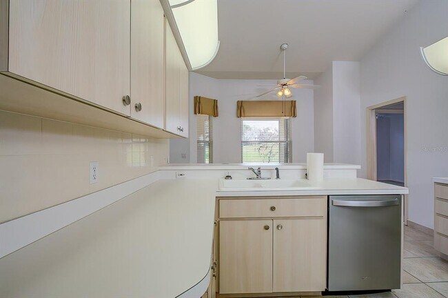 Building Photo - 5 Strawood Point