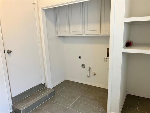 Building Photo - 1827 Rhinevalley Dr