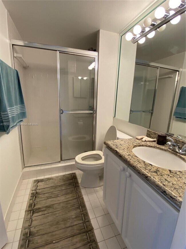 Building Photo - 6422 Collins Ave
