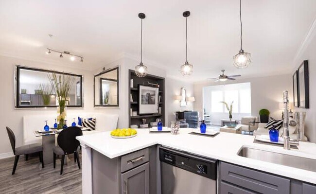Building Photo - 1 bedroom in Houston TX 77030