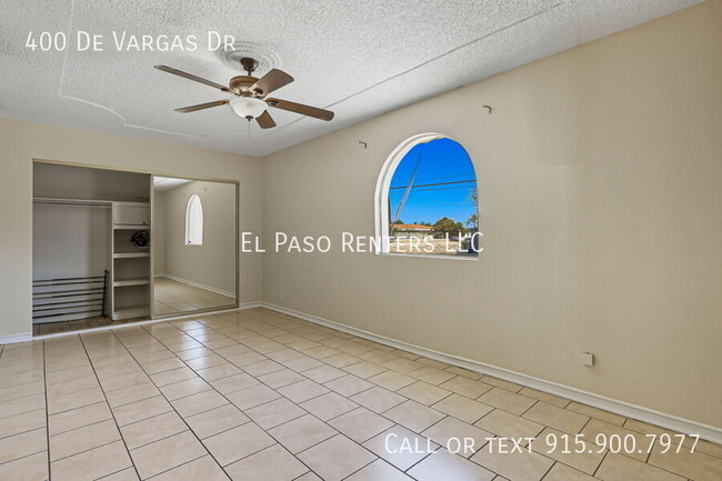 Building Photo - 400 De Vargas Dr