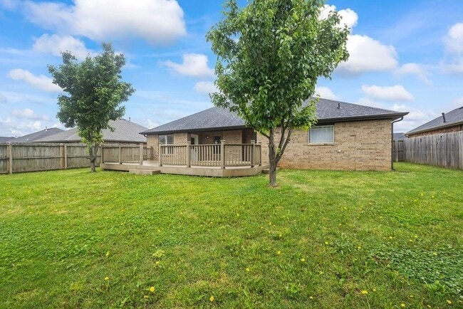 Building Photo - 1809 SW Sequoia St