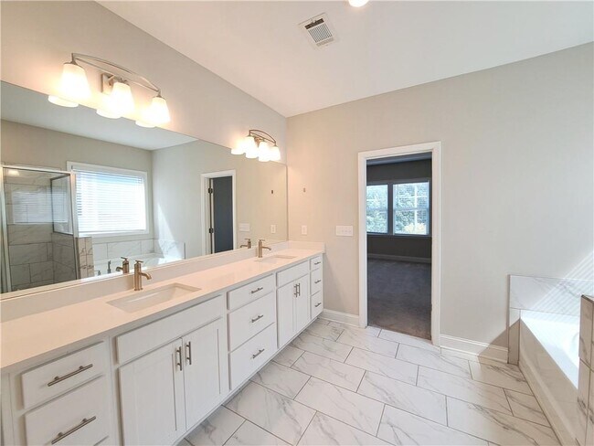Building Photo - 637 Stan Hope Ln