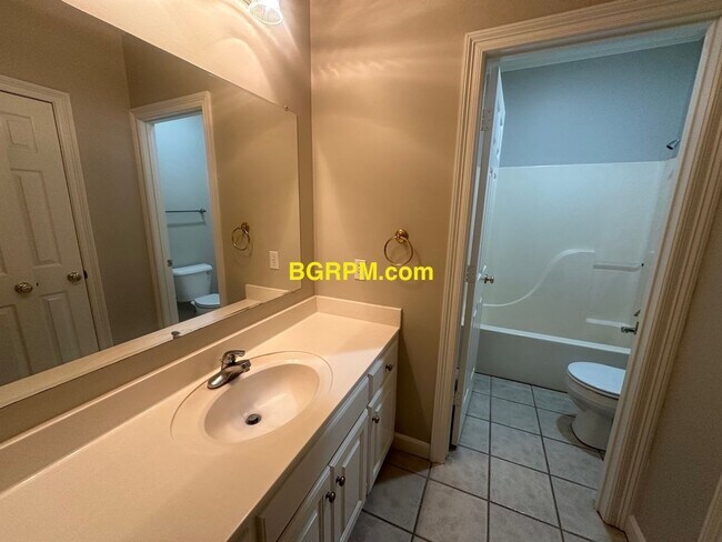 Building Photo - 4 Bedroom, 2 Bath, Cabot