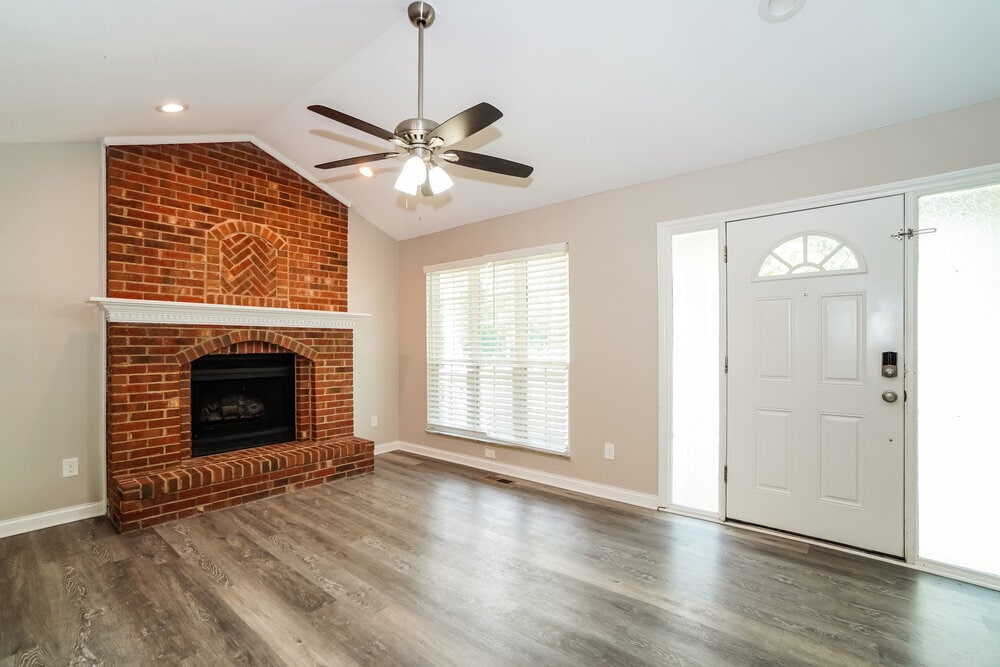 Building Photo - 1516 Manor Dr