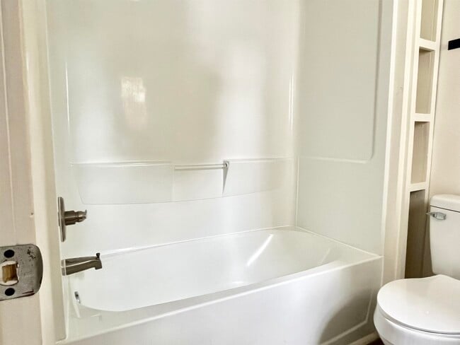 Building Photo - 8 Rohde Ave