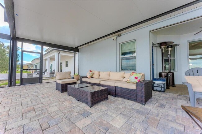 Building Photo - 3052 Youngford St