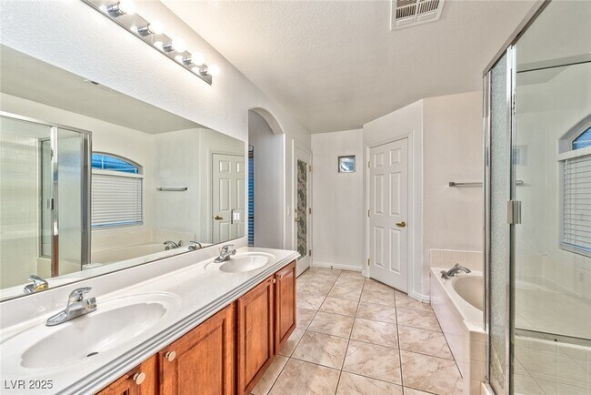 Building Photo - 8495 Cerritos Ct