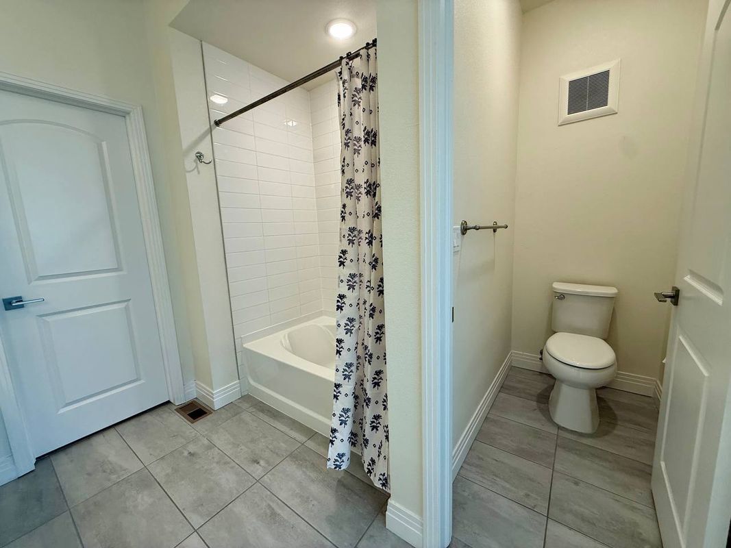 Building Photo - 1851 S Dunkirk St