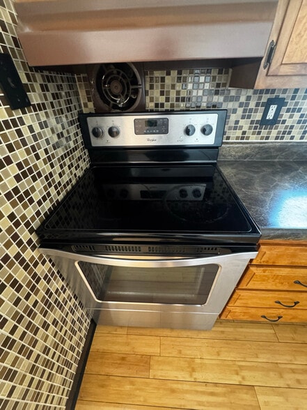 Building Photo - 207 Summit Ave