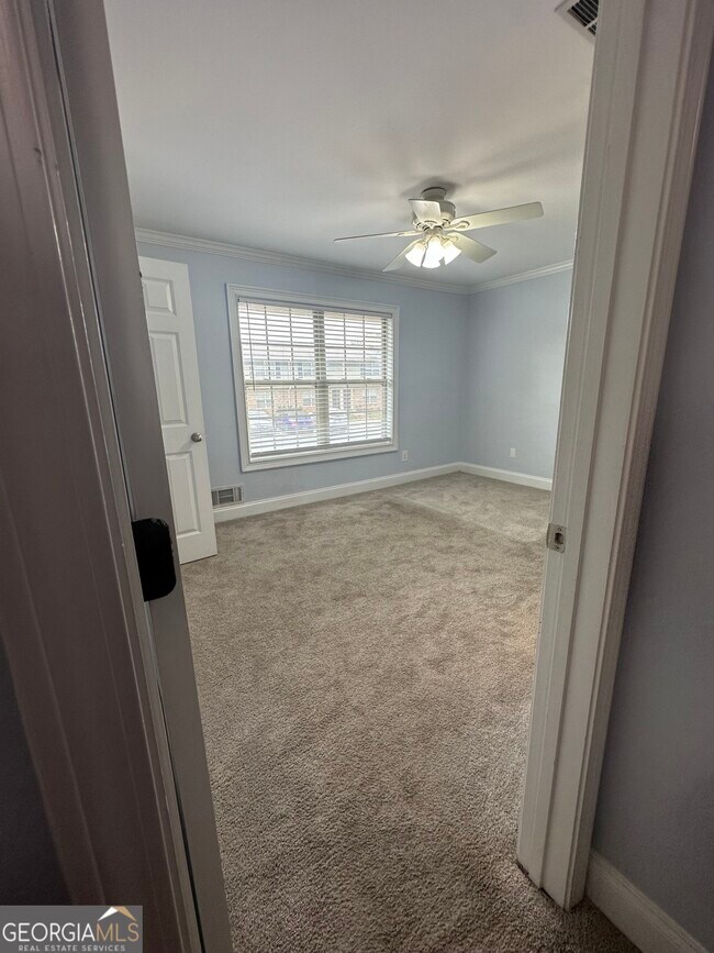 Building Photo - 35 Villa Ct SE