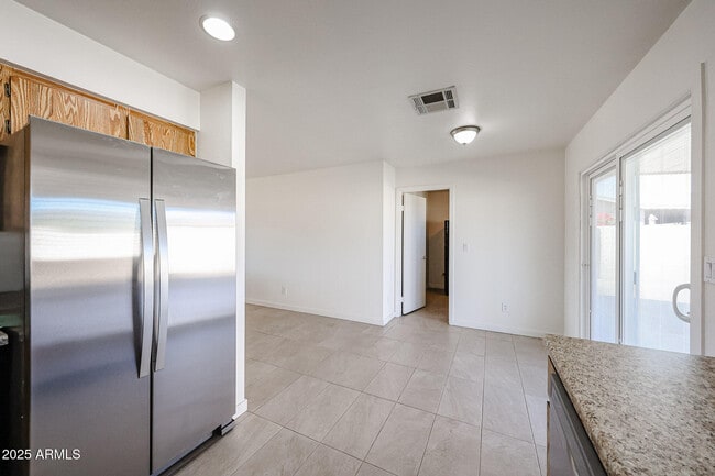 Building Photo - 7208 W Vogel Ave