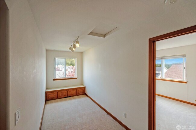 Building Photo - 170 NW 13th Ct