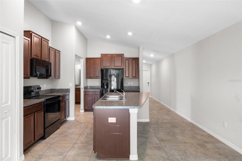 Building Photo - 10205 Cool Waterlily Ave