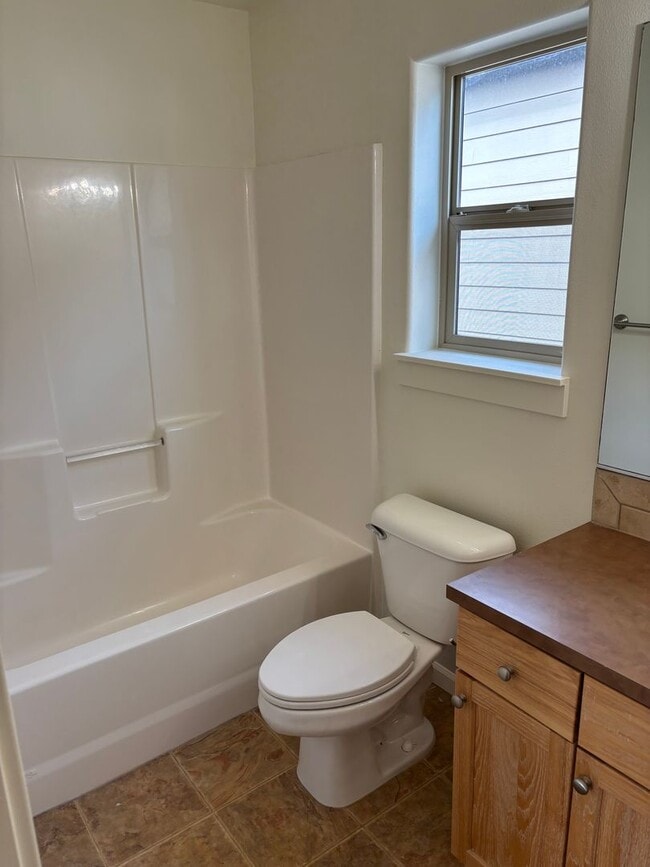 Building Photo - Lovely Corner Lot Home facing Sun Meadow Park