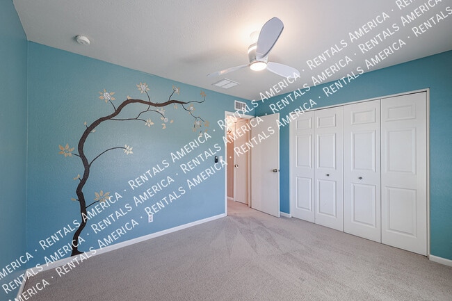 Building Photo - 1360 W Esplanade St