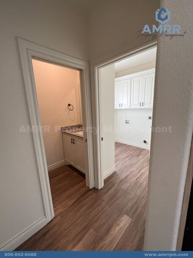 Building Photo - Easy Living with AMRR: Beautiful 4-Bedroom Home Near HEB