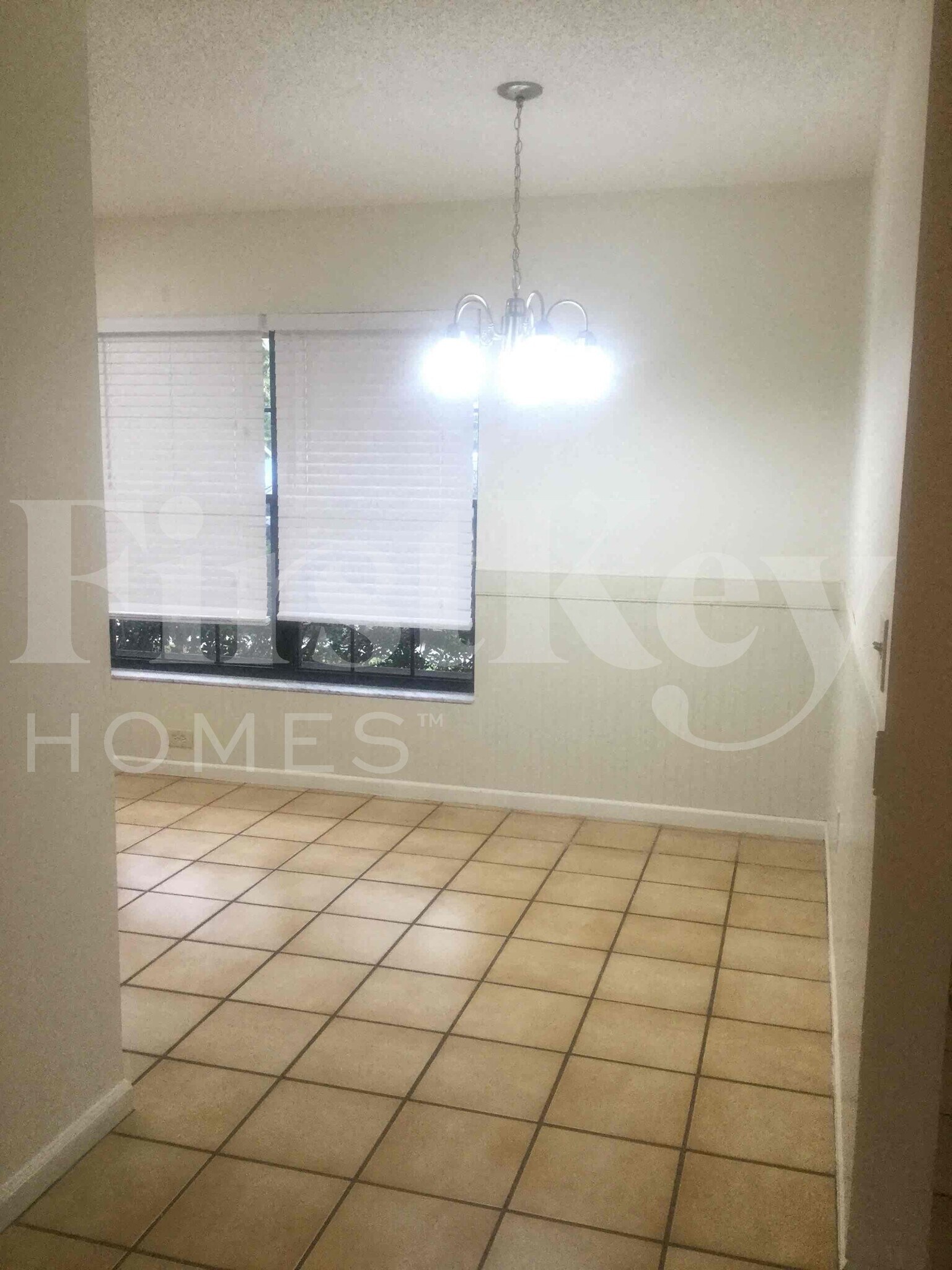 Building Photo - 132 Santander Ct