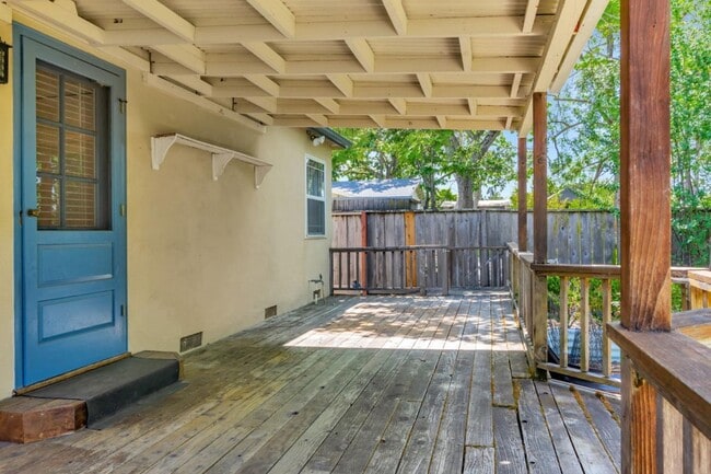 Building Photo - 1228 Ruby St