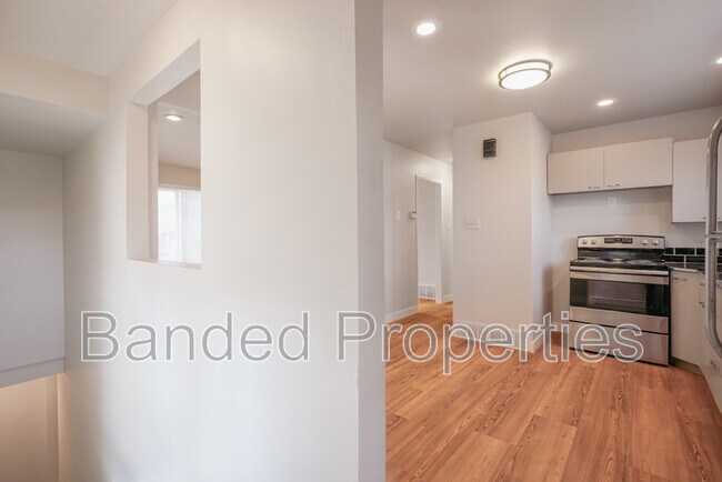 Building Photo - 351 E 4575 S