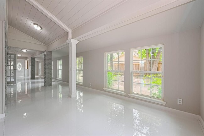 Building Photo - 10815 Creektree Dr