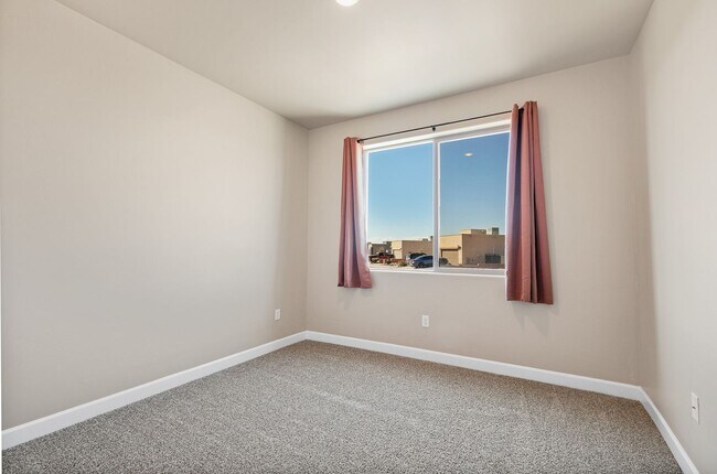 Building Photo - Newer Construction Home located in Mesa Village