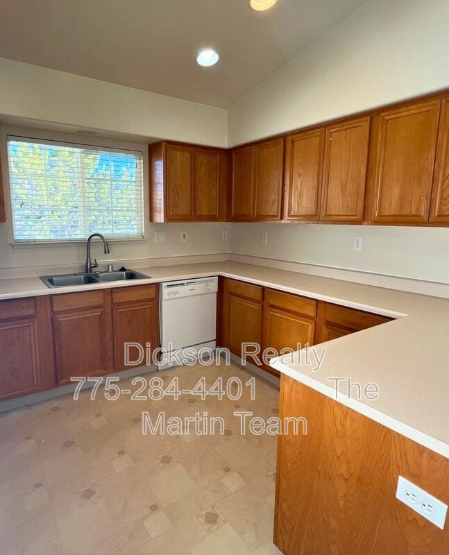 Building Photo - 2275 Albatross Way