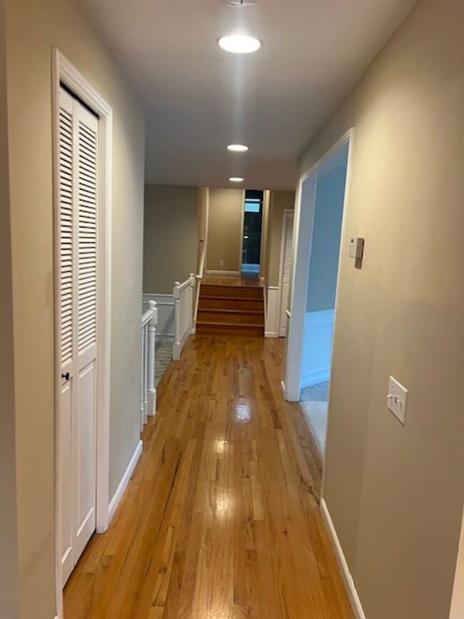 Building Photo - Highly desirable Sammamish 3 bedroom, 3 ba...