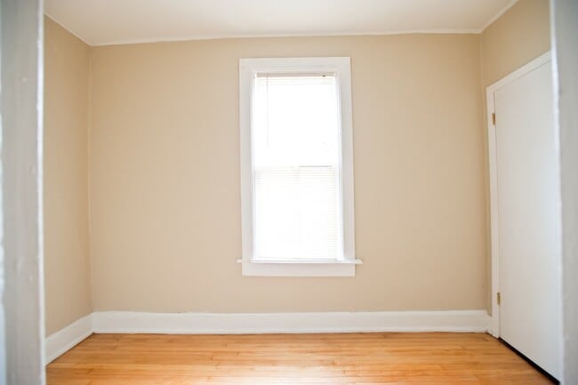 Building Photo - 3221 N Newhall St