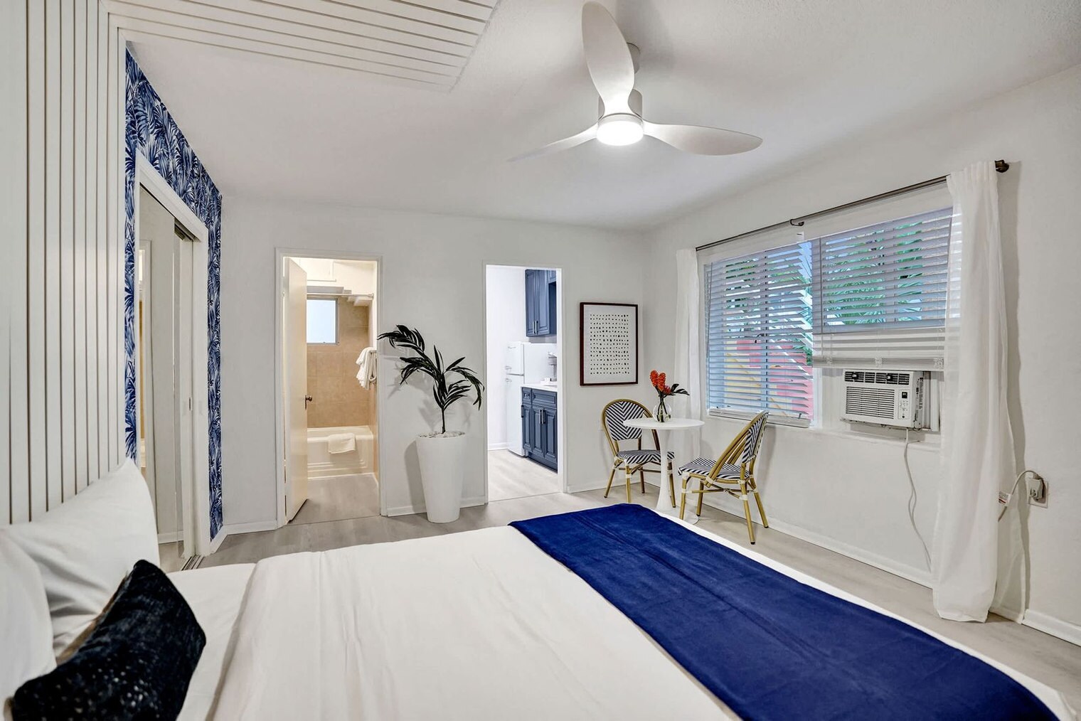 Building Photo - 101 Lucerne Ave