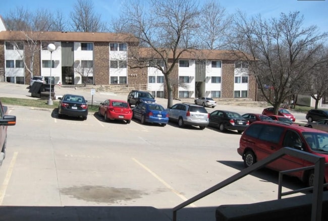 Building Photo - 902 Benton Dr