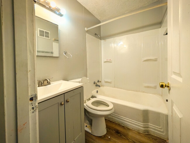 Building Photo - 7470 Sharon Dr