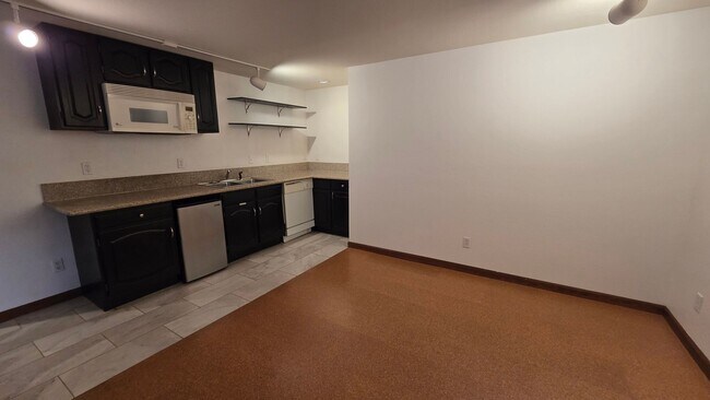 Building Photo - 7 bedroom 5 Bath Home In Desirable Boulder Location - Partially Furnished - 6 Month Lease Only