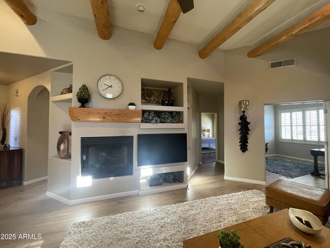 Building Photo - 6020 E Rancho Manana Blvd