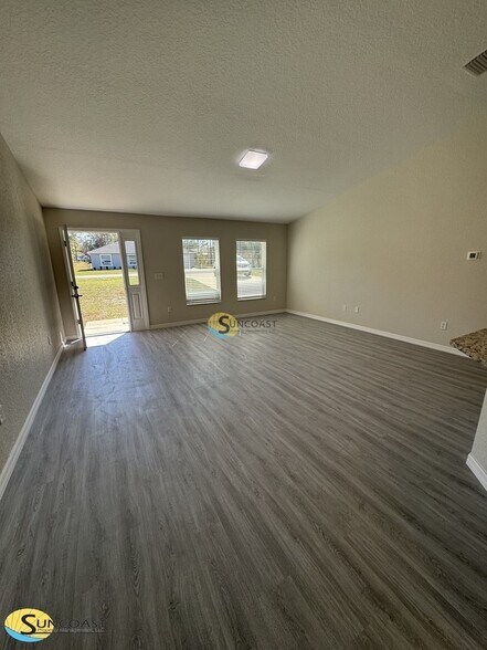 Building Photo - 1 Emerald Trail