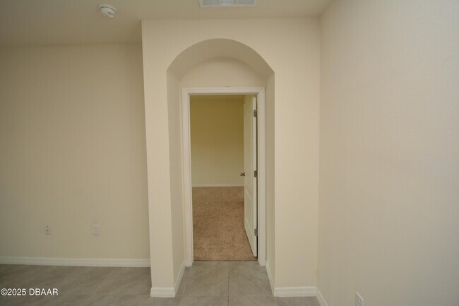 Building Photo - 285 Sunset Point Dr