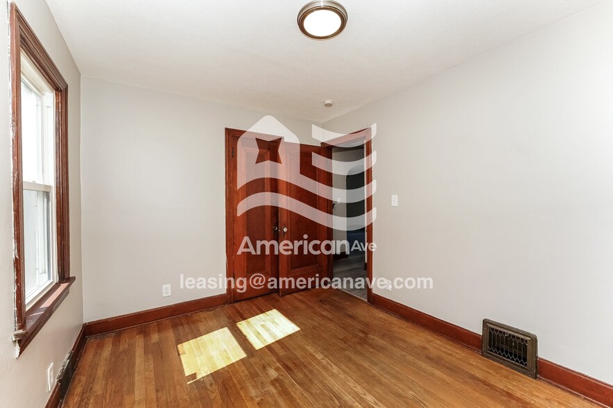 Building Photo - 1509 W 20th St
