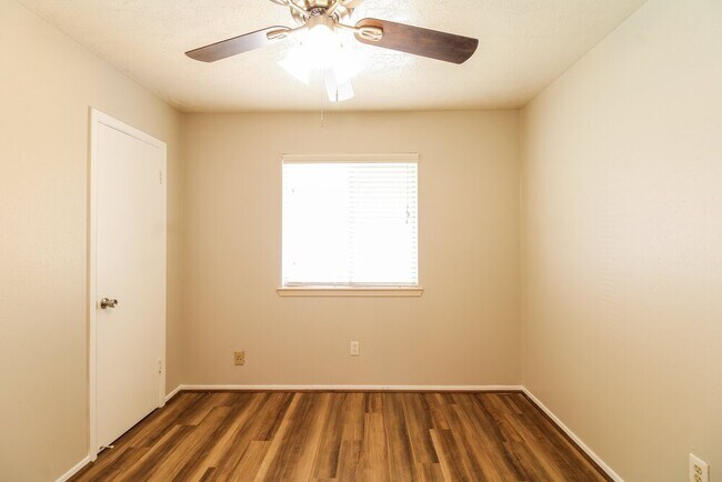 Building Photo - 11422 Milners Point Dr