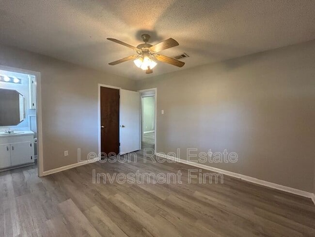Building Photo - 2107 Orbit Dr