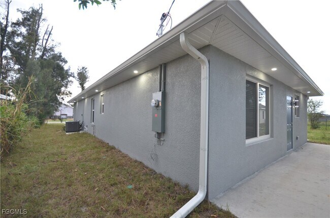 Building Photo - 2181 Mitchell Ct