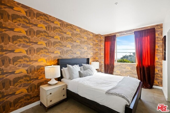 Building Photo - 8435 Franklin Ave