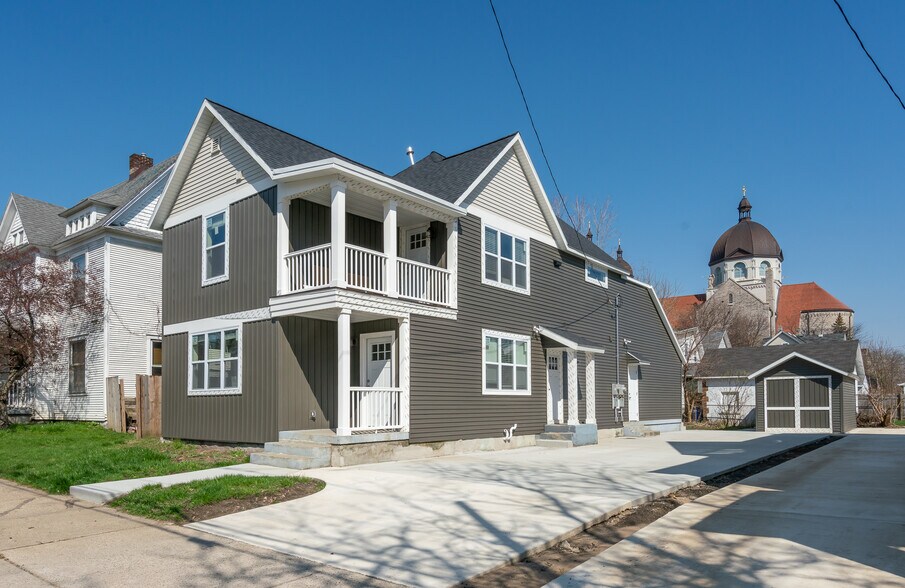 Building Photo - 635 3rd St NW